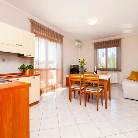 Apartments Martina Rovinj Exterior photo